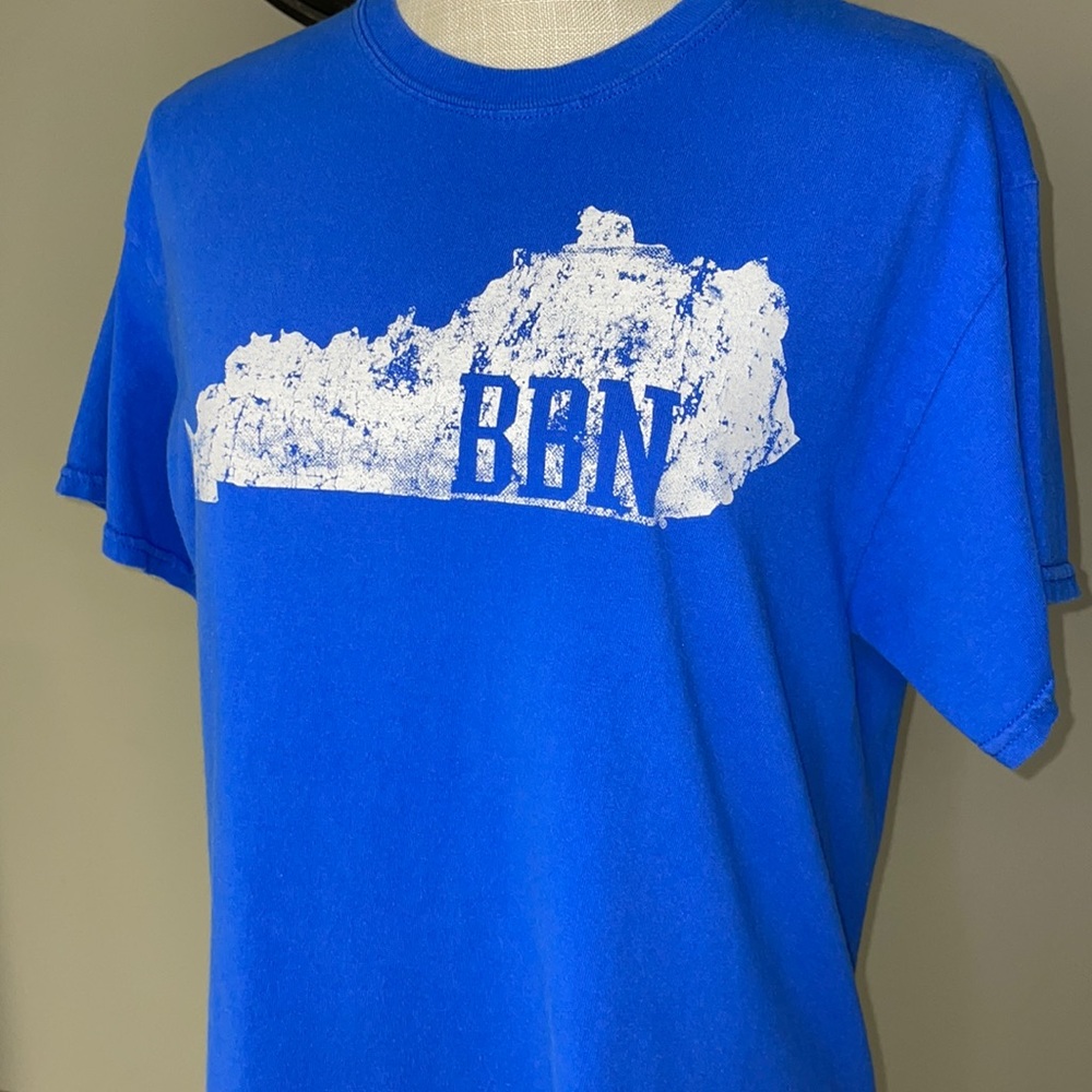 Gildan University of Kentucky short sleeve royal blue BNN shirt.